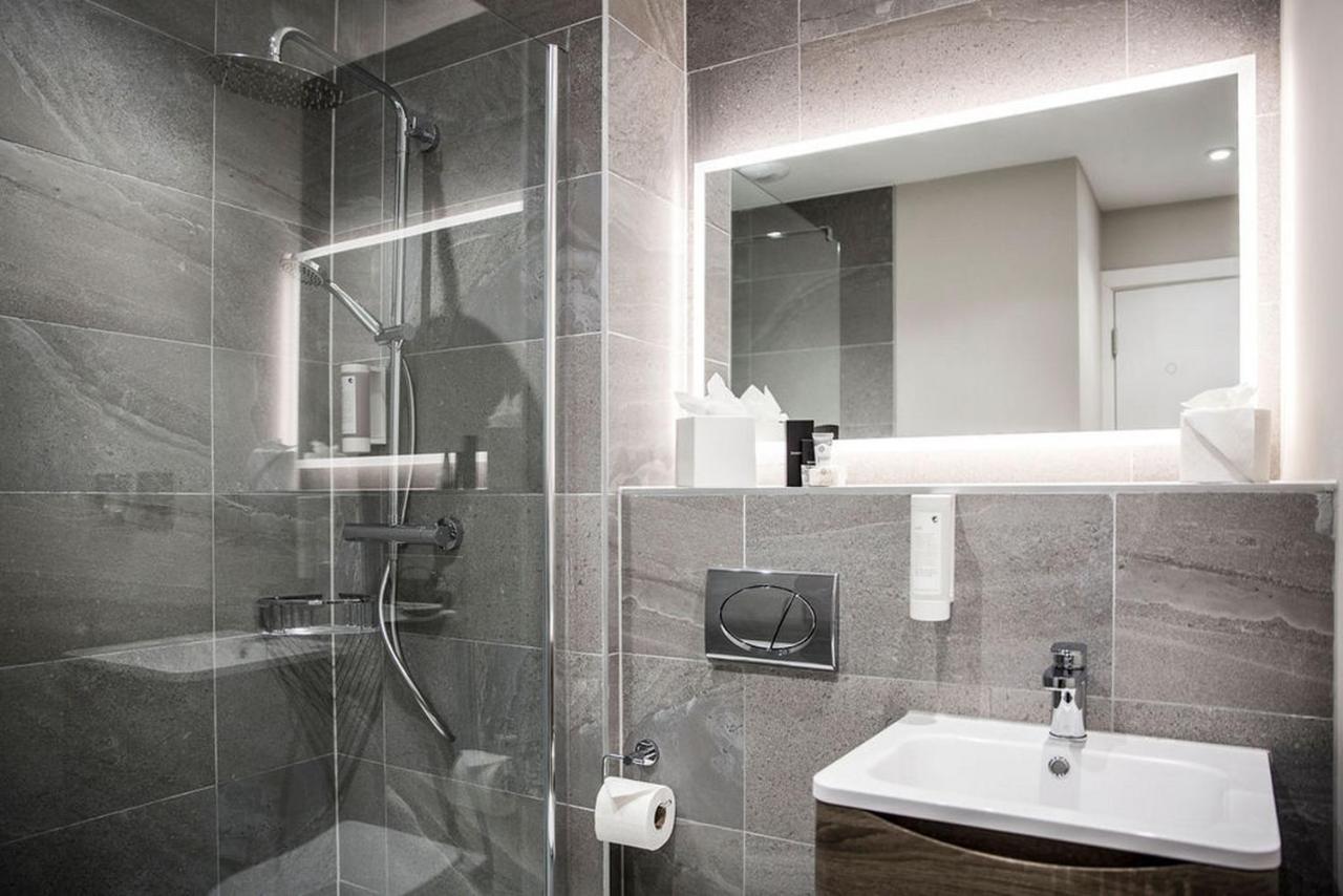 2 Bedroom Suite